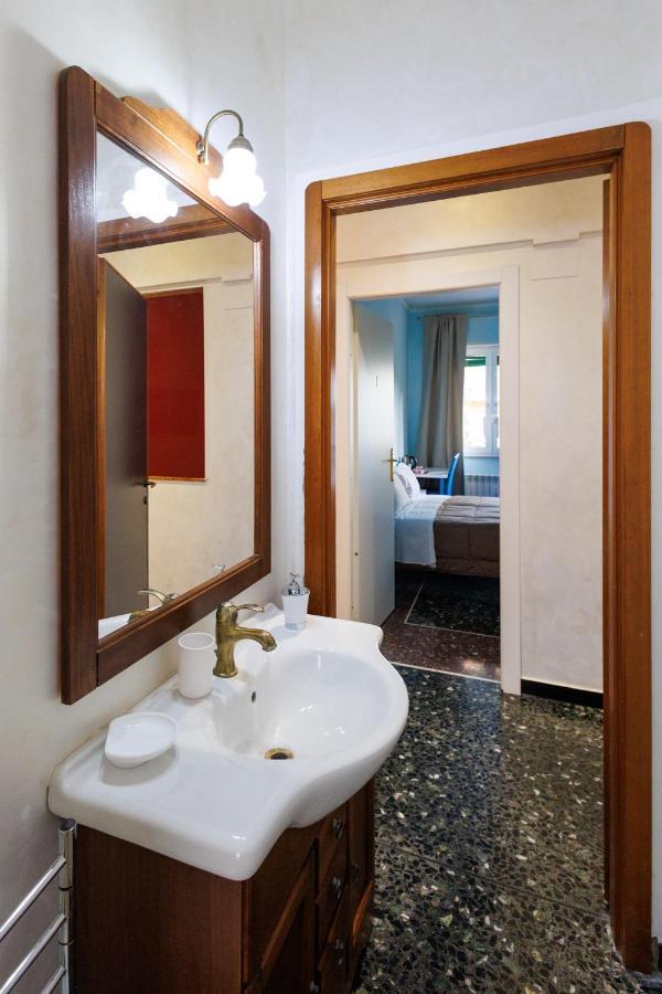 Casa Vittoria Di San Martino Affittacamere Genua Buitenkant foto